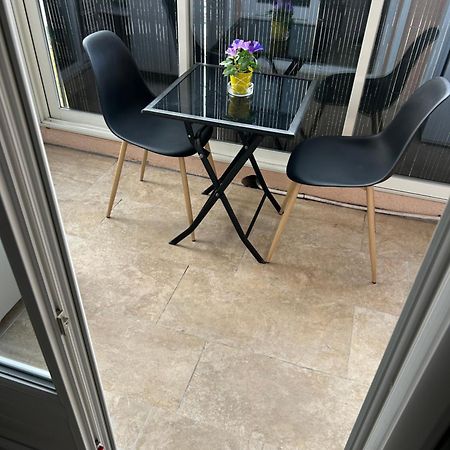 Studio Climatise Proche Port Et Plages La Londe-les-Maures Eksteriør billede
