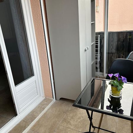 Studio Climatise Proche Port Et Plages La Londe-les-Maures Eksteriør billede