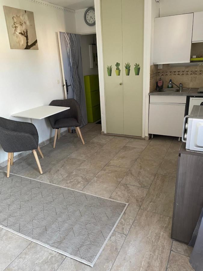Studio Climatise Proche Port Et Plages La Londe-les-Maures Eksteriør billede